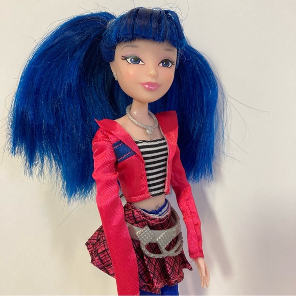 Jakks Pacific Winx Club 2012 Musa Rock Concert Collection Doll Fairy Pixie - Picture 12 of 12